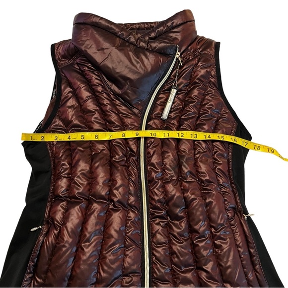 Calvin Klein Performance Mock Neck Down Lightweight Vest in Burgundy funnel neck - Picture 6 of 13